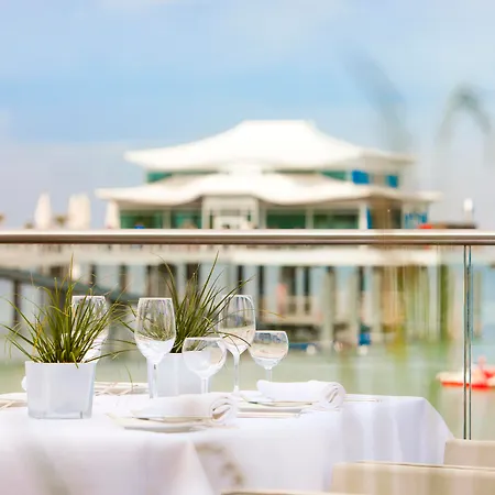 Otel Grand Seeschloesschen Sea Retreat & Timmendorfer Strand