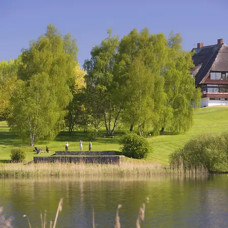 호텔 Grand Seeschloesschen Sea Retreat & 5*