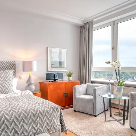 Grand Seeschloesschen Sea Retreat & Отель Тиммендорфер-Штранд